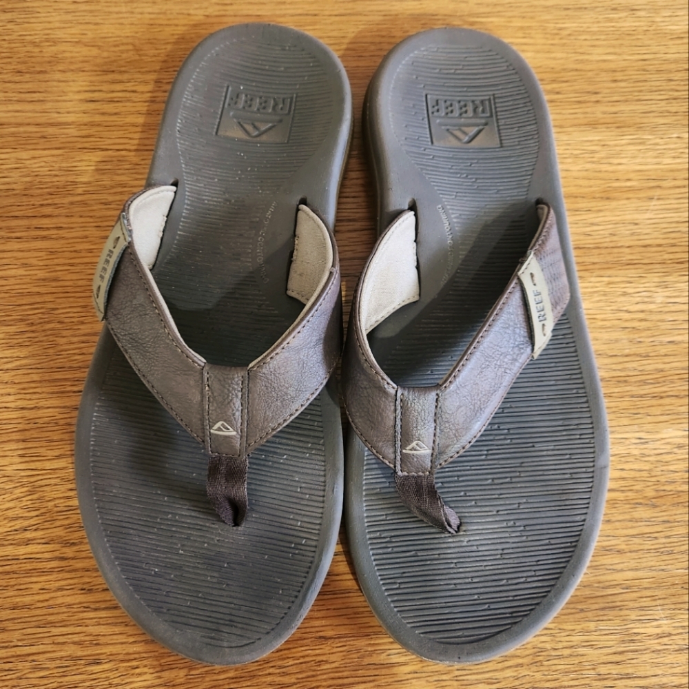 Reef Men's Santa Ana Vegan Faux Leather Flip Flop Sandals in Brown Size 11